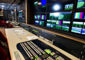 映像　編集　動画　スタッフ　募集　制作